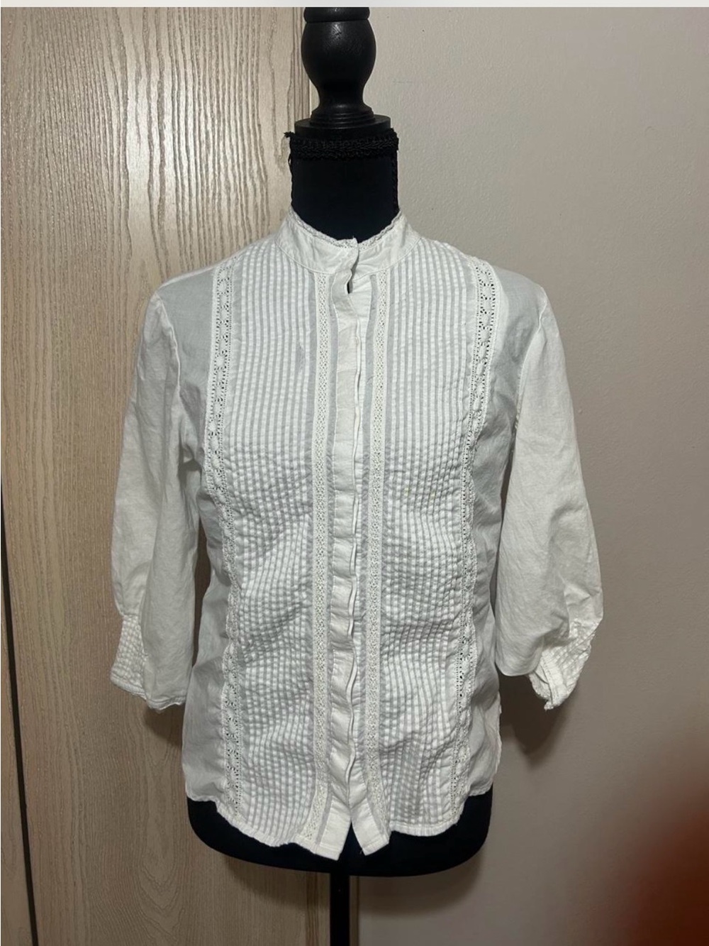 Jones Wear White Textured Pintuck Button-Front Shirt Jacket